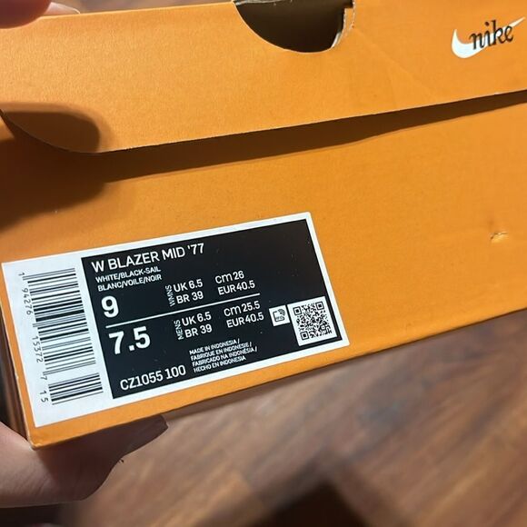 Nike Blazers Mid 77 White Sneaker Shoes - Picture 6 of 6